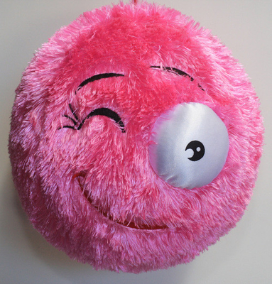 Assortiment Adorable monstre à boule de fourrure avec le matériau de la boule intérieure PVC Cute Cartoon Face