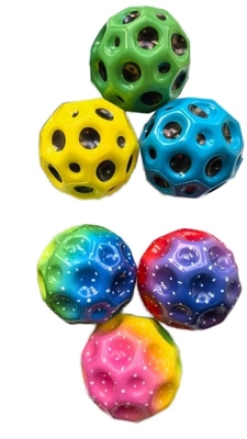Une boule de météores de couleurs multiples, une boule spatiale, qui vous amène au niveau supérieur.