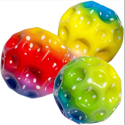 Une boule de météores de couleurs multiples, une boule spatiale, qui vous amène au niveau supérieur.