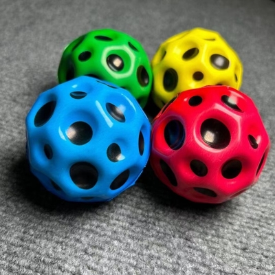 espace de jeu extérieur intérieur galaxie boule rebondissante boule de stress pour la coordination main-œil