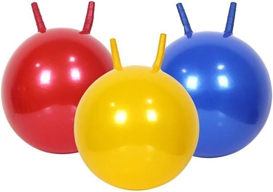 Balle de saut unisexe essentielle avec couverture en peluche et design arc-en-ciel
