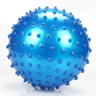 Les boules de massage en PVC épineuses et en caoutchouc sont efficaces pour les personnes âgées de 14 ans et plus.