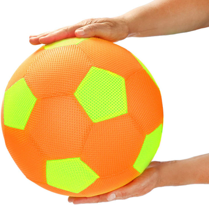 Jouet de balle en PVC en treillis aérien Jouet de football en PVC en tissu