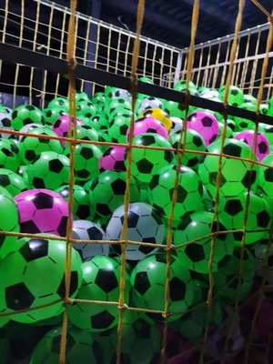 Impression en relief 8 pouces ballon gonflable de football pour les enfants Sports Ballon de plage Jouets de piscine PVC