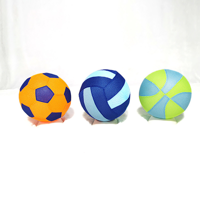 Couleurs de jouets en tissu doux Ball pour les enfants Maillage en tissu de football OEM ODM
