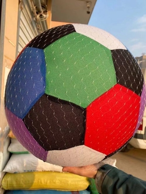 Boule de football gonflable en tissu de 50 cm douce et légère personnalisée pour vos besoins