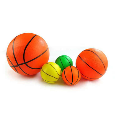 Petite boule d'eau colorée pour enfants Basket-ball Ballon de plage personnalisé LOGO Jouet en PVC mini taille