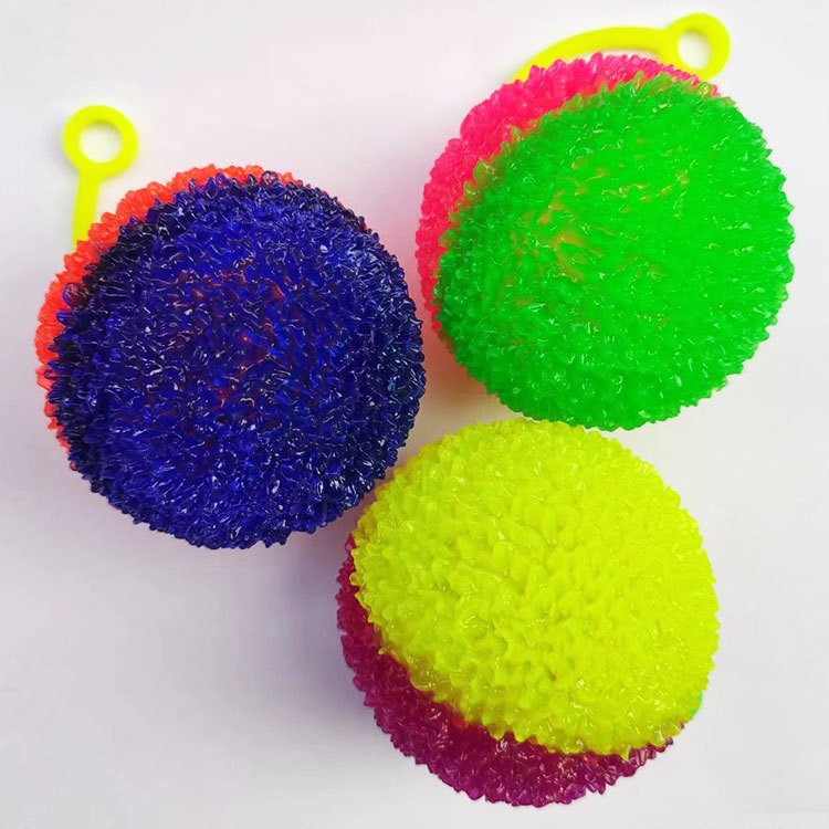 6.5CM/7.5CM LED Flashing Light Boule épineuse Parfaite pour les célébrations d'éclairage des enfants